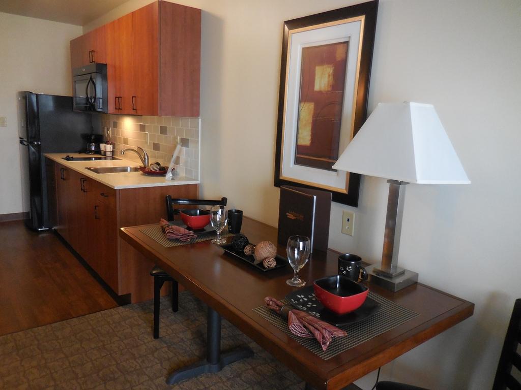Ledgestone Hotel Elko Zimmer foto